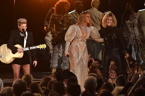 Beyoncé And The Dixie Chicks Showed That You Don't Mess With Texas ...