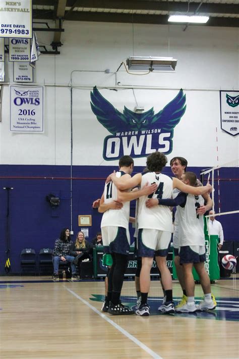 Men’s Volleyball: Setting Up Successful Season — The Echo Newspaper