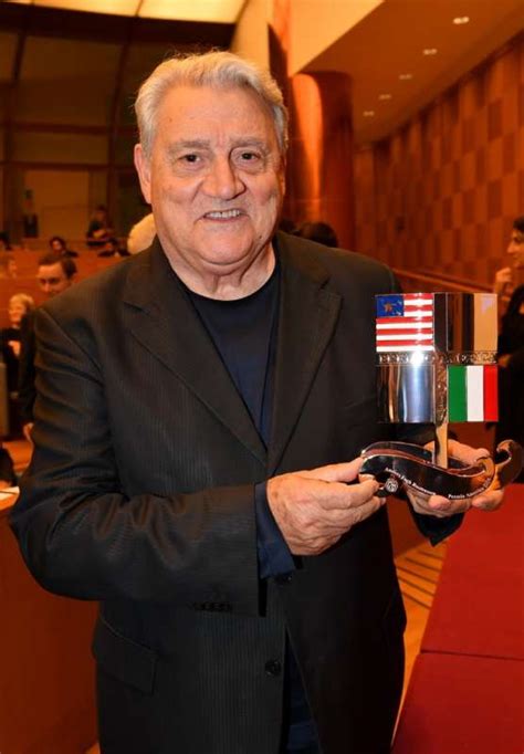 Gerardo sacco maestro orafo realizzatore dell opera consegnata ai premiati - Dago fotogallery