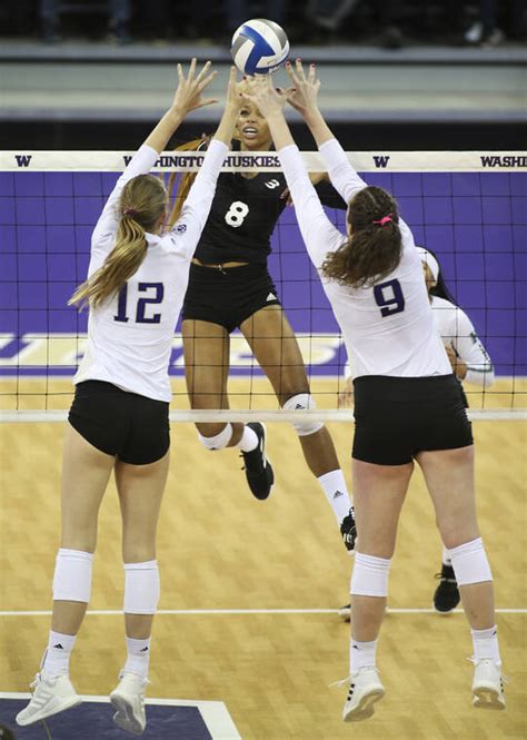 GAME DAY BLOG: Hawaii Rainbow Wahine volleyball team plays Washington in NCAA Tournament ...