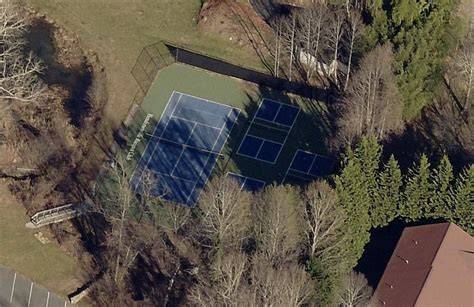 Play Pickleball at Hendersonville Racquet Club: Court Information | Pickleheads