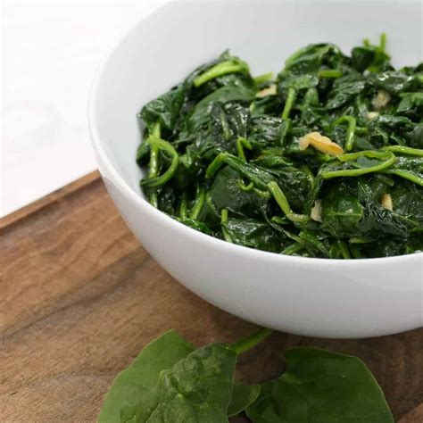 Simple Wilted Spinach with Garlic Recipe