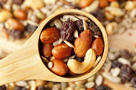 Nuts & Dried Fruit Snacks for a No-Starch Diet | Healthfully