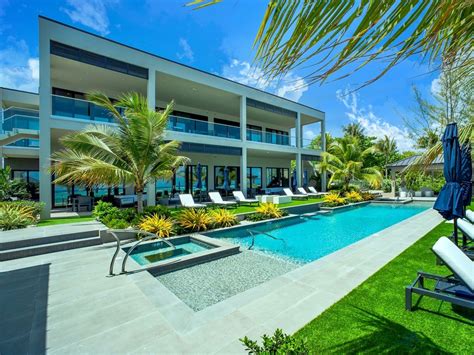 Black Urchin Suites | Luxury Villa | Grand Cayman Villa