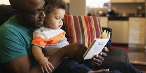 Pediatricians Call For Parents To Read Aloud To Their Children Every Day | HuffPost