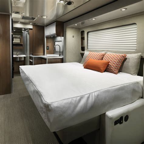 Atlas Murphy Suite Floor Plan | Touring Coaches | Airstream