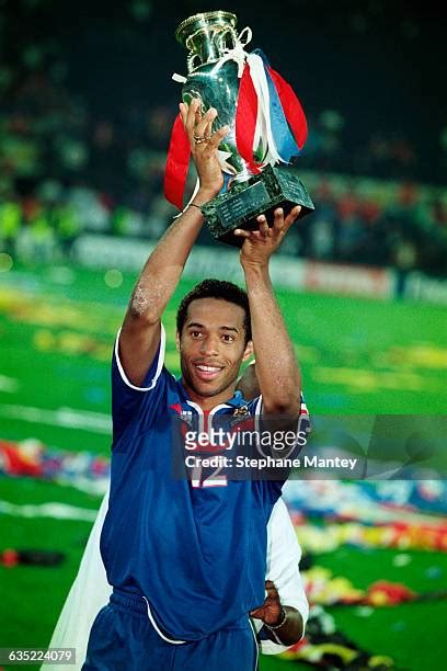 Thierry Henry France Photos and Premium High Res Pictures - Getty Images