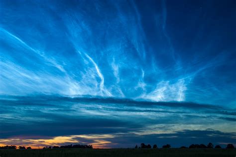 Learn Clouds: Noctilucent clouds, Polar Mesospheric Clouds @ Windy ...