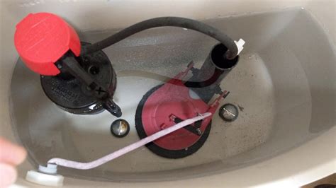 EASY FIX FOR A LEAKING TOILET | HOW TO FIX A LEAKING TOILET - YouTube