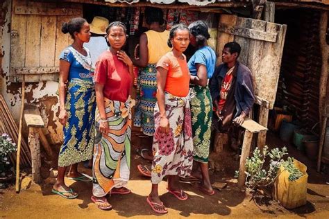 Stunning Traditional Madagascar Clothing: Lamba (2022) | Eucarl Wears | Colorful textiles ...