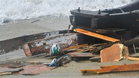 Italy shipwreck: 59 dead after migrant boat breaks apart | CTV News