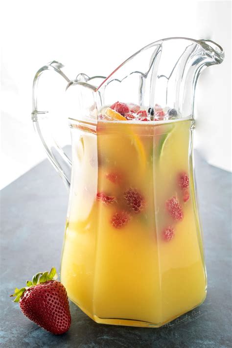 Fizzy Pineapple Punch - The Chunky Chef