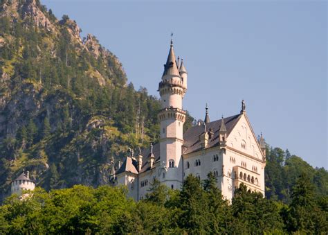 Fussen castle from below | Peter Walsh | Flickr