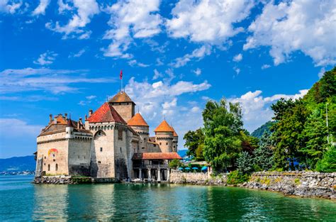 Castle Chillon, Montreux, Switzerland jigsaw puzzle in Castles puzzles on TheJigsawPuzzles.com