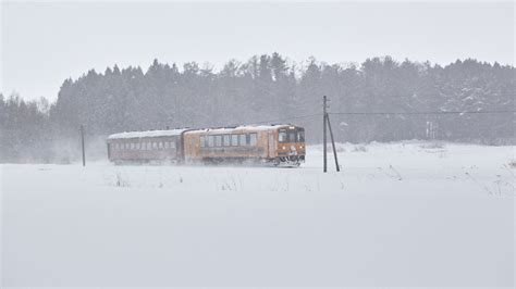 Tsugaru Railway's stove train showcases Japan's wintery landscapes | CNN