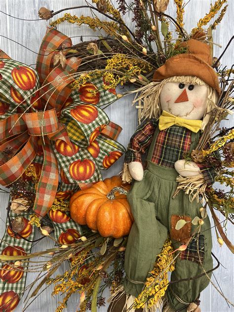 Fall Scarecrow Wreath . Kelea's Design School