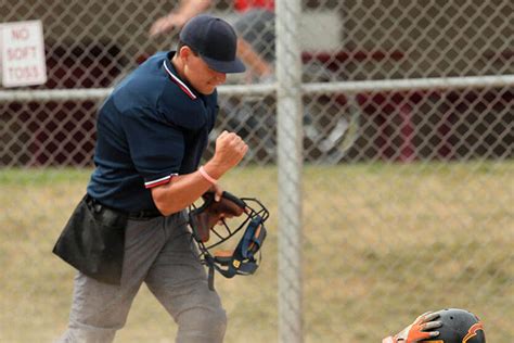 New Umpires – What do you need to know about Umpire Equipment and Uniforms