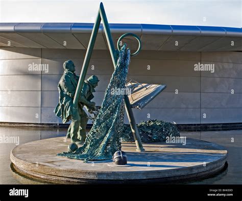 Statue outside National Aquarium, Napier, New Zealand Stock Photo - Alamy