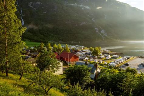 10 Ways to Explore Norwegian Fjords by Car: A Great Family Experience