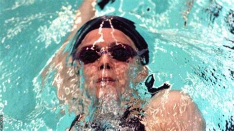 Helen Smart: Former British Olympic swimmer dies aged 42 - BBC Sport