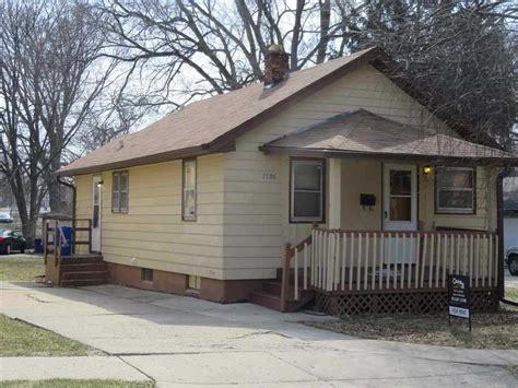 1506 Rose Ave, Rockford, IL 61102 2 Bedroom House for Rent for $650/month - Zumper