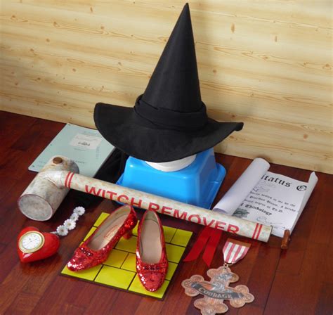 The Wizard of Oz - a small prop replica collection | RPF Costume and ...