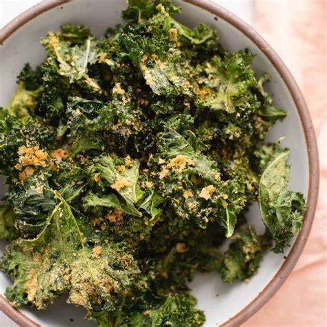 Cheesy Nutritional Yeast Kale Chips - Cozy Peach Kitchen