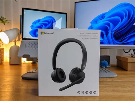 Microsoft Modern Wireless Headset Unboxing | Steve Fenton