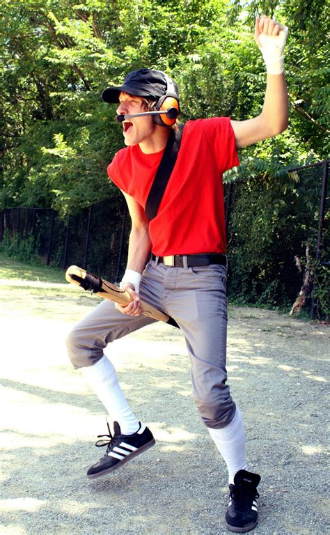 Cosplay Outfits: TF2 - Scout