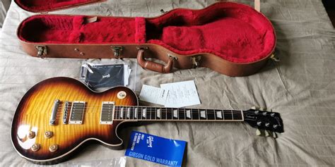 Gibson Les Paul traditional 2018 + Laney cub8 + zoom G3xn pedalboard ...