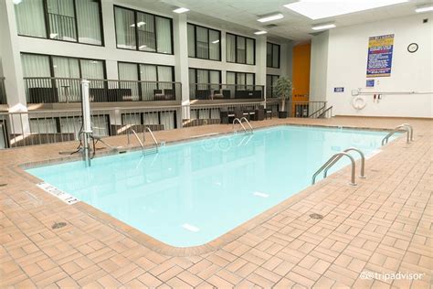 Hyatt Regency Minneapolis Pool: Pictures & Reviews - Tripadvisor