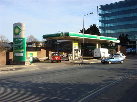 File:BP petrol station 1.jpg - Wikimedia Commons