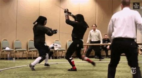 Longsword Fighting Is Coming Back In Style - Neatorama