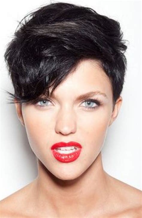 Ruby Rose | Short dark hair, Short hair styles, Pixie haircut