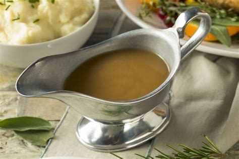 Recipe: Jamie Oliver's 'get ahead' Christmas gravy' to make right now ...