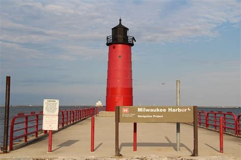 Milwaukee Pierhead Light | Historic 1906 Milwaukee Pierhead … | Flickr