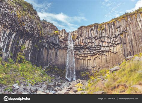 Svartifoss Waterfall in Iceland — Stock Photo © dvoevnore #134001076