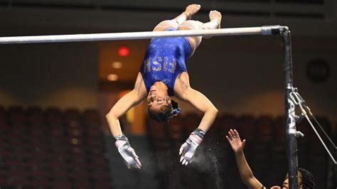 A closer look at Fisk gymnastics and what makes it different | NCAA.com