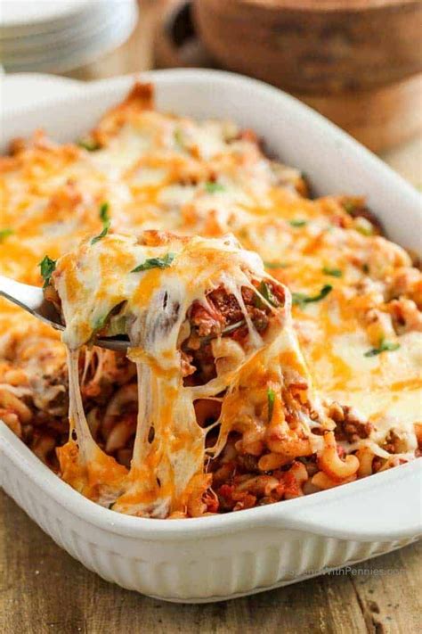 This Cheesy Beef and Macaroni Casserole is easy to make and everyone ...