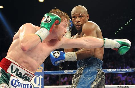 Oscar De La Hoya calls on Floyd Mayweather to promote Canelo Alvarez fight