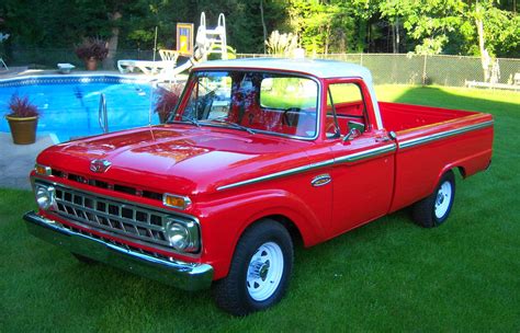 Antique Truck Pictures | Classic Truck Pictures | Vintage Truck Pictures