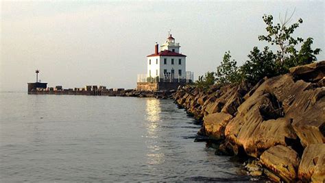 Fairport Harbor Main Lighthouse - Geauga News