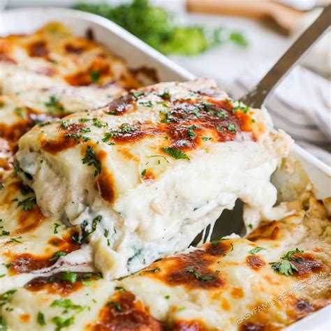 White Lasagna with Spinach · Easy Family Recipes