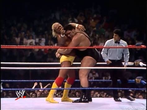 Hulk Hogan vs. Andre the Giant - WrestleMania III - YouTube