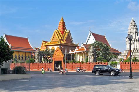 Wat Ounalom in Phnom Penh - One of Cambodia's Oldest Buddhist Temples – Go Guides