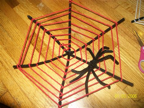 Halloween Pipe Cleaner Spider Web Craft | Preschool Education for Kids