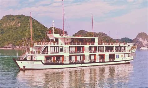 27 Must-know Halong Bay Cruise Tips - A Piece of Travel