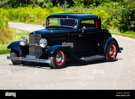 1932 Ford 3 Window Coupe Hot Rod Stock Photo - Alamy