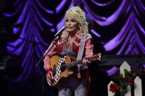 Dolly Parton Wrote 'Jolene' After Witnessing a Real Situation With Her ...