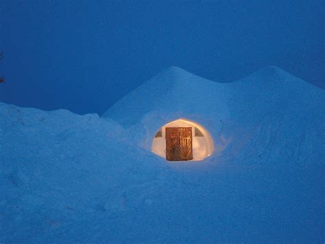 Travel Lightbulb: Igloo fun in Lapland